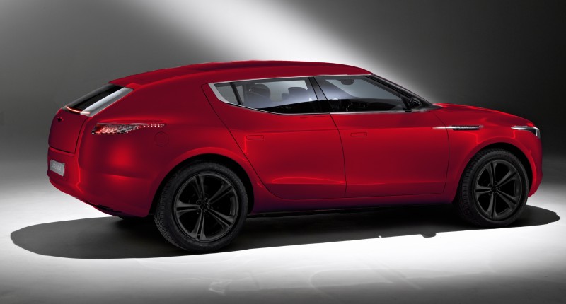 2010_Aston_Martin_Lagonda_003_14644345