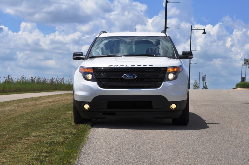 Ford Explorer Sport - Photo Showcase24