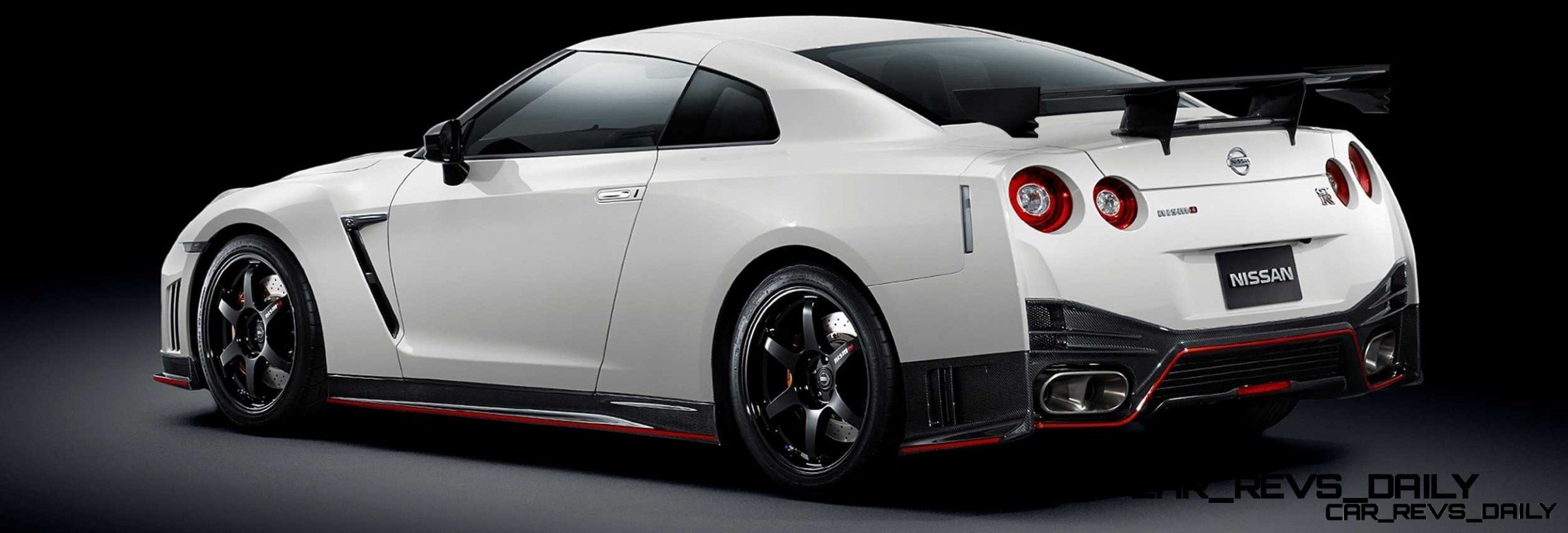 6 2014 Nissan GTR NISMO Brings FutureTech and 600 Horsepower