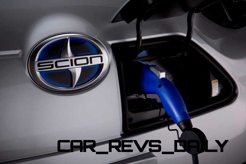 2014 Scion iQ Glams Up With Two-Tone EV and Monogram Editions 44