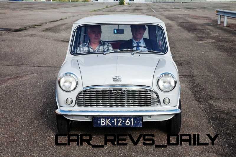 Timelapse - 1961 MINI Drops 54 Years in 54 Seconds 1