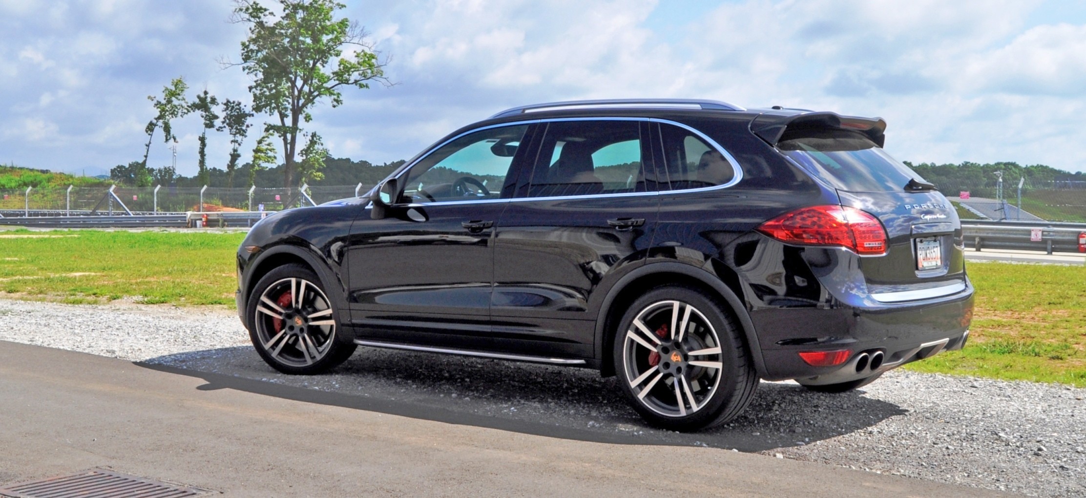 2014 Porsche Cayenne Turbo is Track Star With A Trailer 