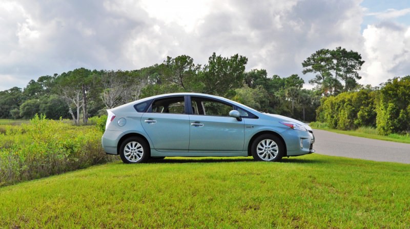 2014 Toyota Prius Plug-in Hybrid 11