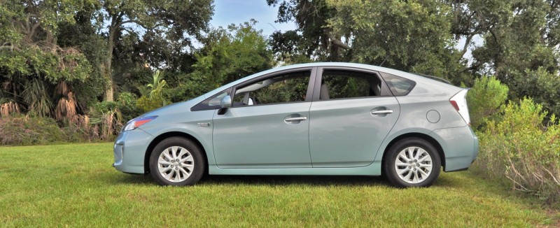 2014 Toyota Prius Plug-in Hybrid 17
