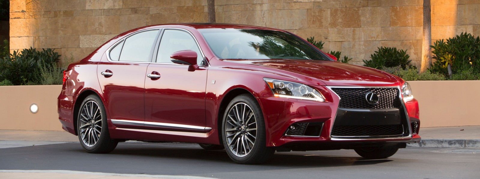 2013_lexus_ls_460_f_sport_015