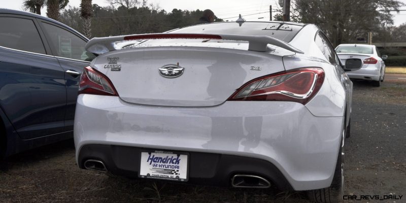Hyundai Genesis Coupe 3.8 Track Pack  1