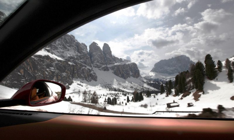 Car-Revs-Daily.com -- Ferrari FF is Monday-Sunday V12 Supercar 180