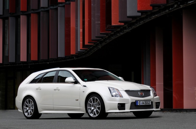 005_Cadillac_CTS-V_Sport_Wagon-medium