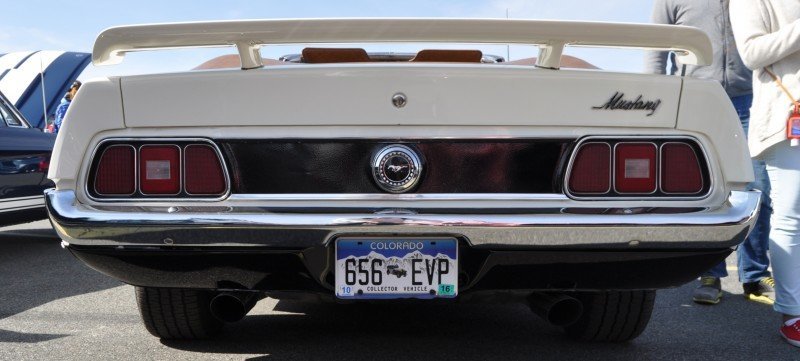 Car-Revs-Daily.com 1972 Ford Mustang Convertible 13