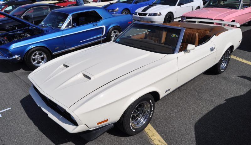 Car-Revs-Daily.com 1972 Ford Mustang Convertible 7