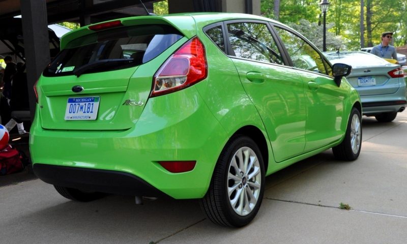 Car-Revs-Daily.com 2014 FORD Fiesta 5