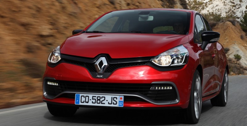 Car-Revs-Daily.com Builds a 2014 Renault Clio RS 200 EDC Lux 47