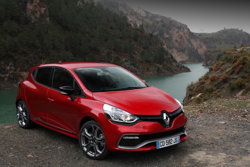 Car-Revs-Daily.com Builds a 2014 Renault Clio RS 200 EDC Lux 50