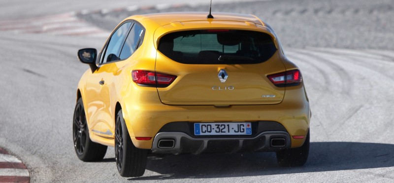Car-Revs-Daily.com Builds a 2014 Renault Clio RS 200 EDC Lux 62