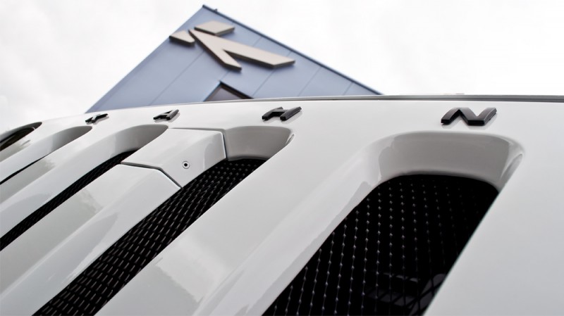 High-Fashion JEEP Upgrades - KAHN Design Shows Sexy New Wrangler Grilles, LEDs, Wheels and Leathers 34