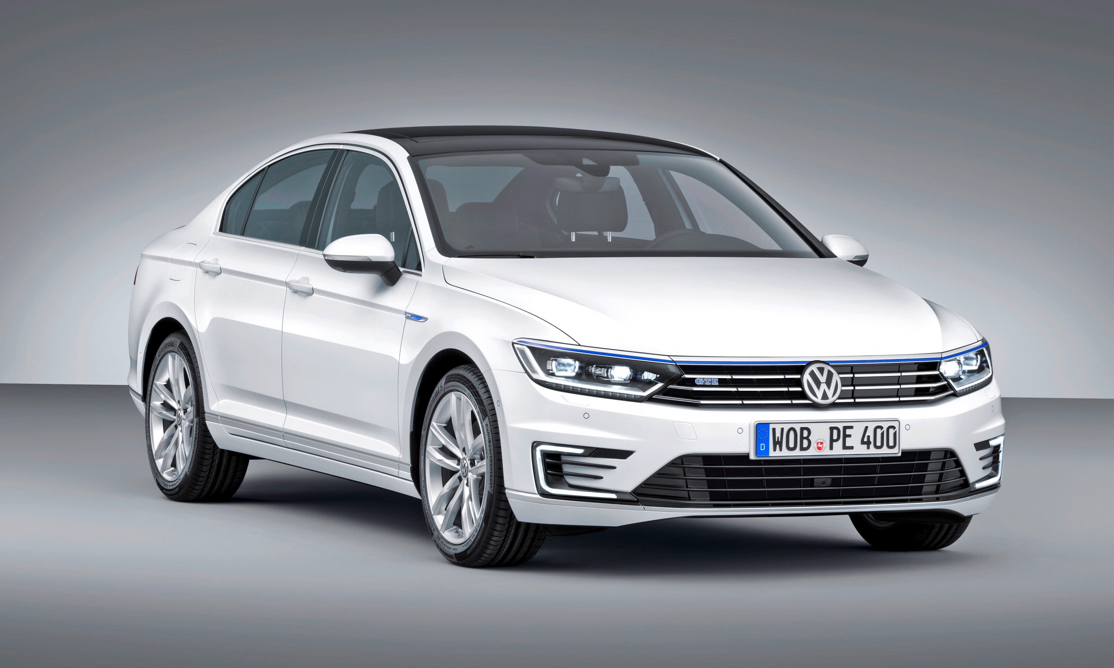PARIS DEBUTS 2016 Volkswagen Passat GTE Plug In Hybrid To Arrive in Europe October 2015