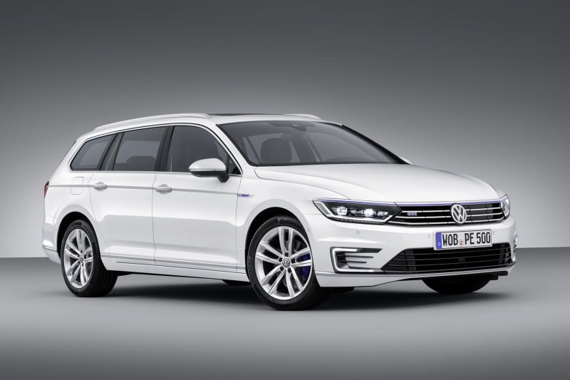 New Volkswagen Passat GTE plug-in hybrid makes Paris debut-59271