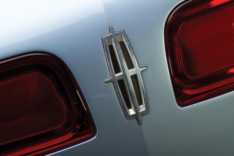 2002 Lincoln Continental Concept 11