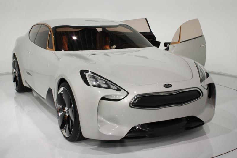 2011 Kia GT 37