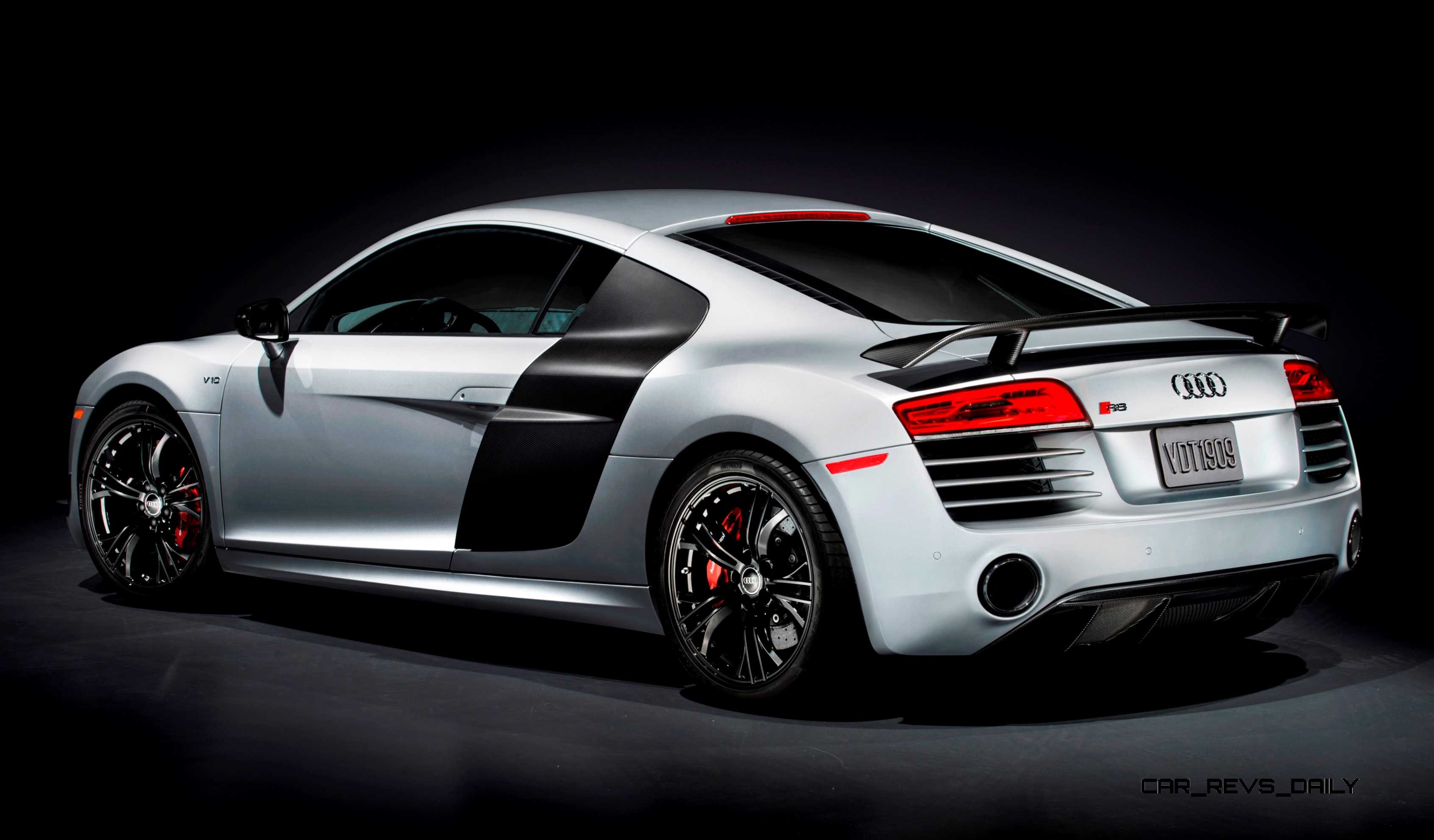 The Unstoppable Power Of The 2015 Audi R8 Competition