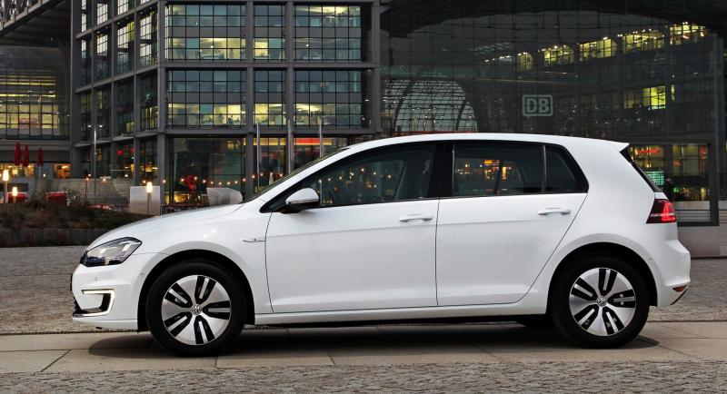 2015 Volkswagen e-Golf 1