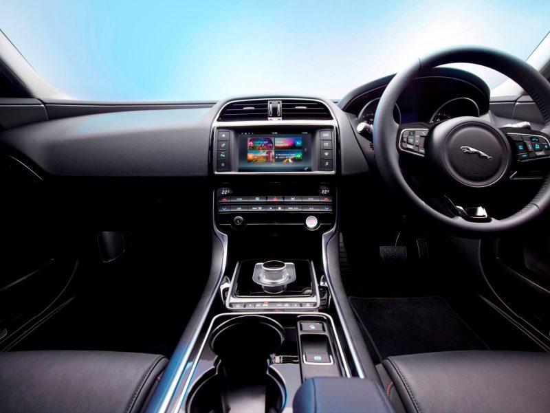 2016 Jaguar XE 26