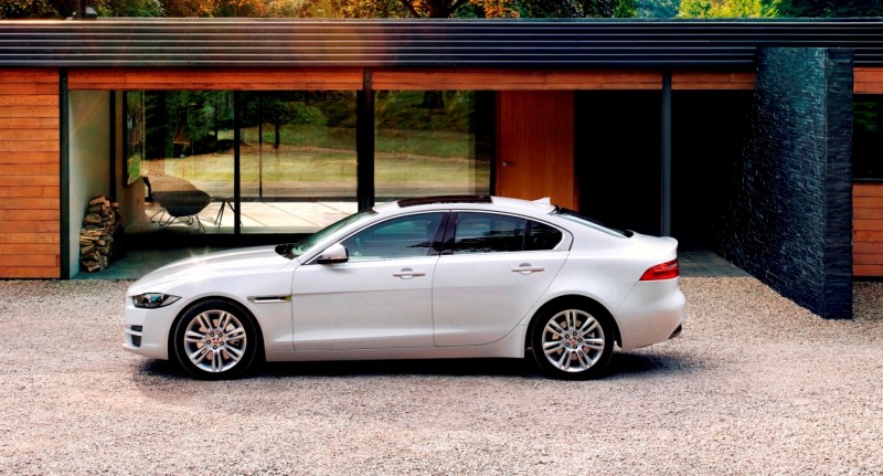 2016 Jaguar XE 27