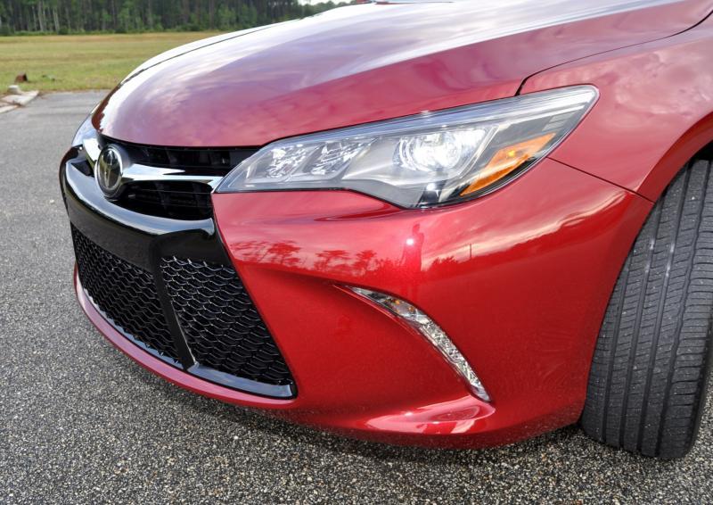 HD Road Test Review - 2015 Toyota Camry XSE 77