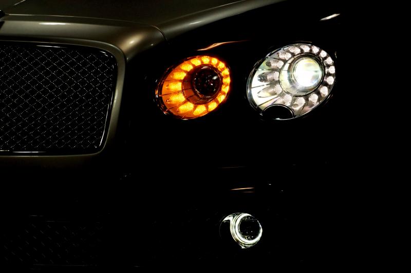 Mansory Bentley Flying Spur versus Mansory Rolls-Royce Wraith 13
