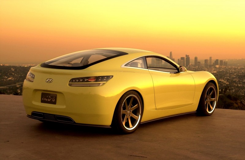 2004 Hyundai HCD-8 Sports Tourer Concept 16