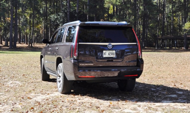 2015 Cadillac Escalade Luxury AWD 25