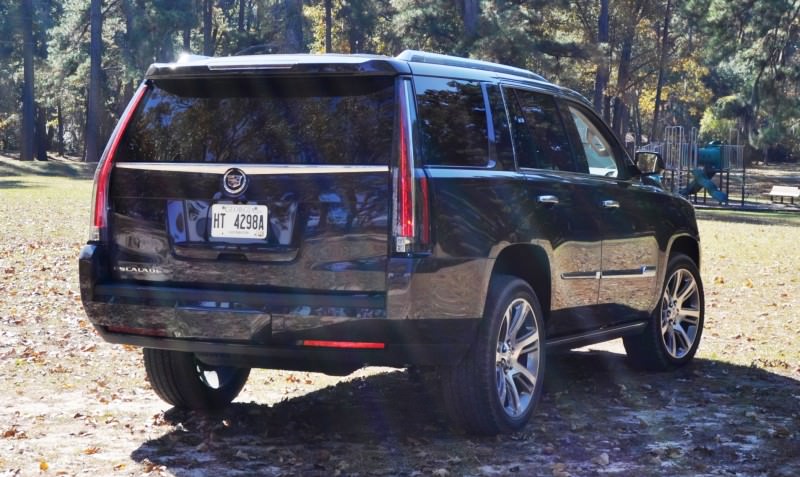 2015 Cadillac Escalade Luxury AWD 27