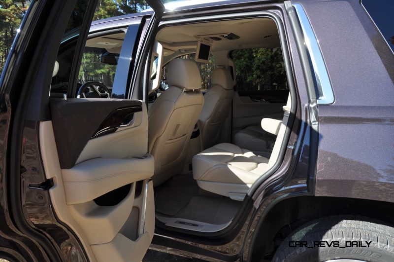 2015 Cadillac Escalade Luxury AWD 34