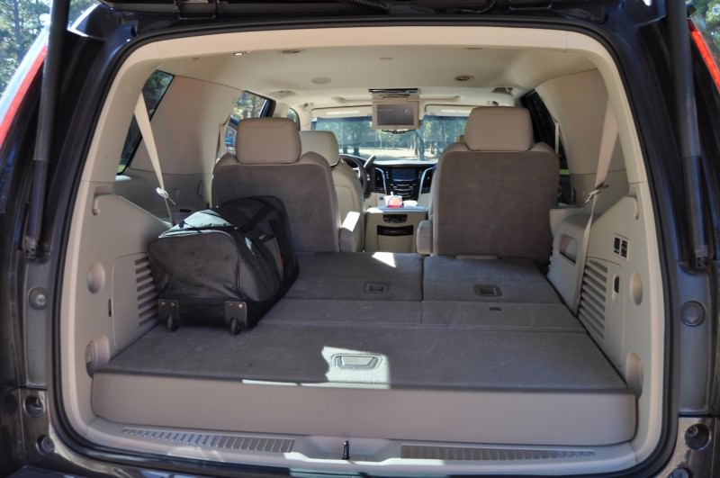 2015 Cadillac Escalade Luxury AWD 37