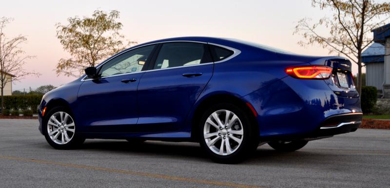 2015 Chrysler 200 Limited 16