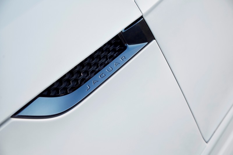 2015 JAGUAR F-Type 15