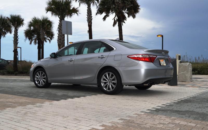 2015 Toyota Camry XLE V6 4
