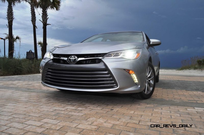 2015 Toyota Camry XLE V6 43