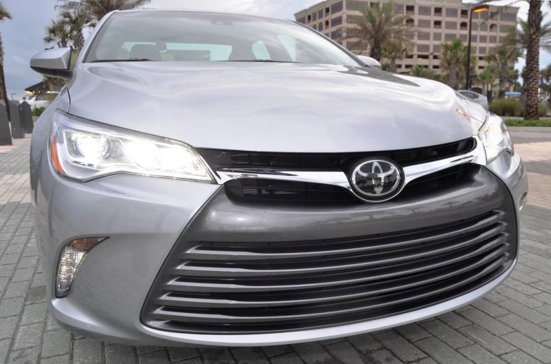 2015 Toyota Camry XLE V6 9