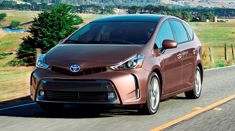 2015 Toyota Prius V 2