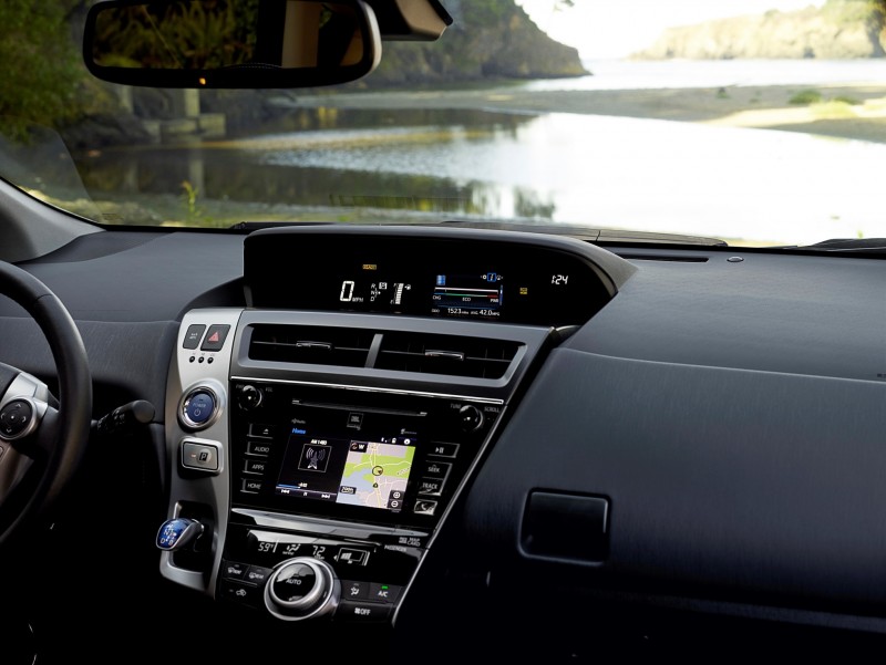 2015 Toyota Prius V 7