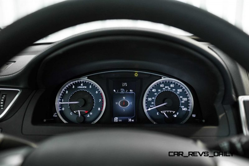 2015_Toyota_Camry_XLE_014