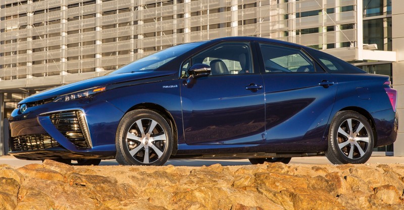 2016 Toyota Mirai 27