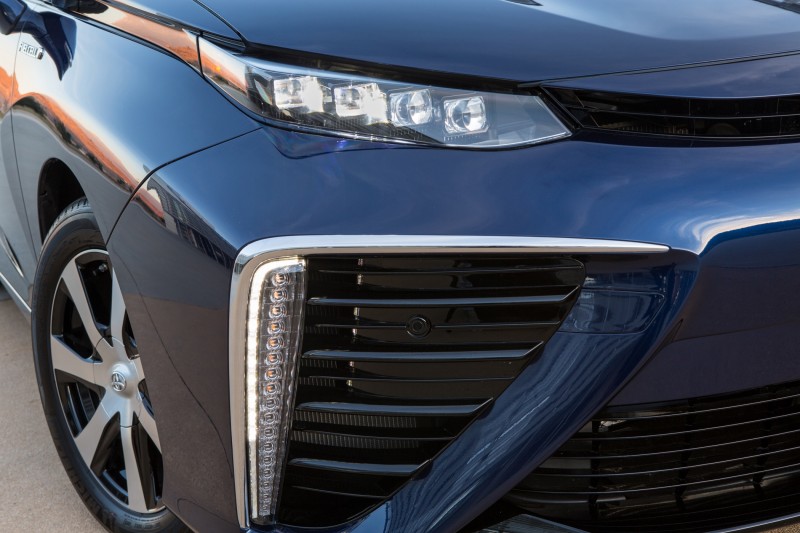 2016 Toyota Mirai 30