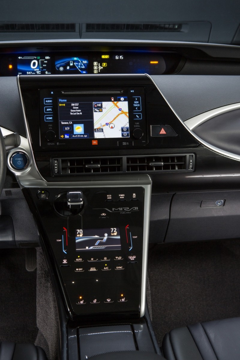 2016 Toyota Mirai 32