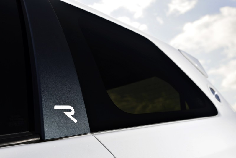2013 Toyota Yaris Hybrid R 10