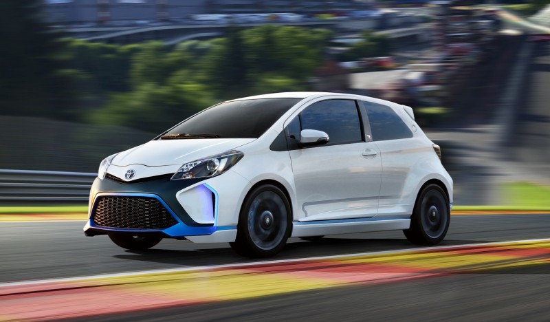 2013 Toyota Yaris Hybrid R 20