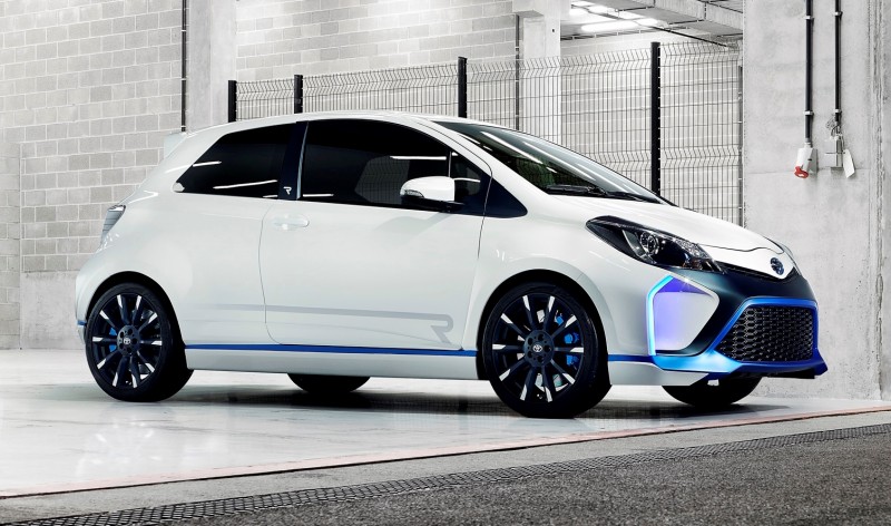 2013 Toyota Yaris Hybrid R 31