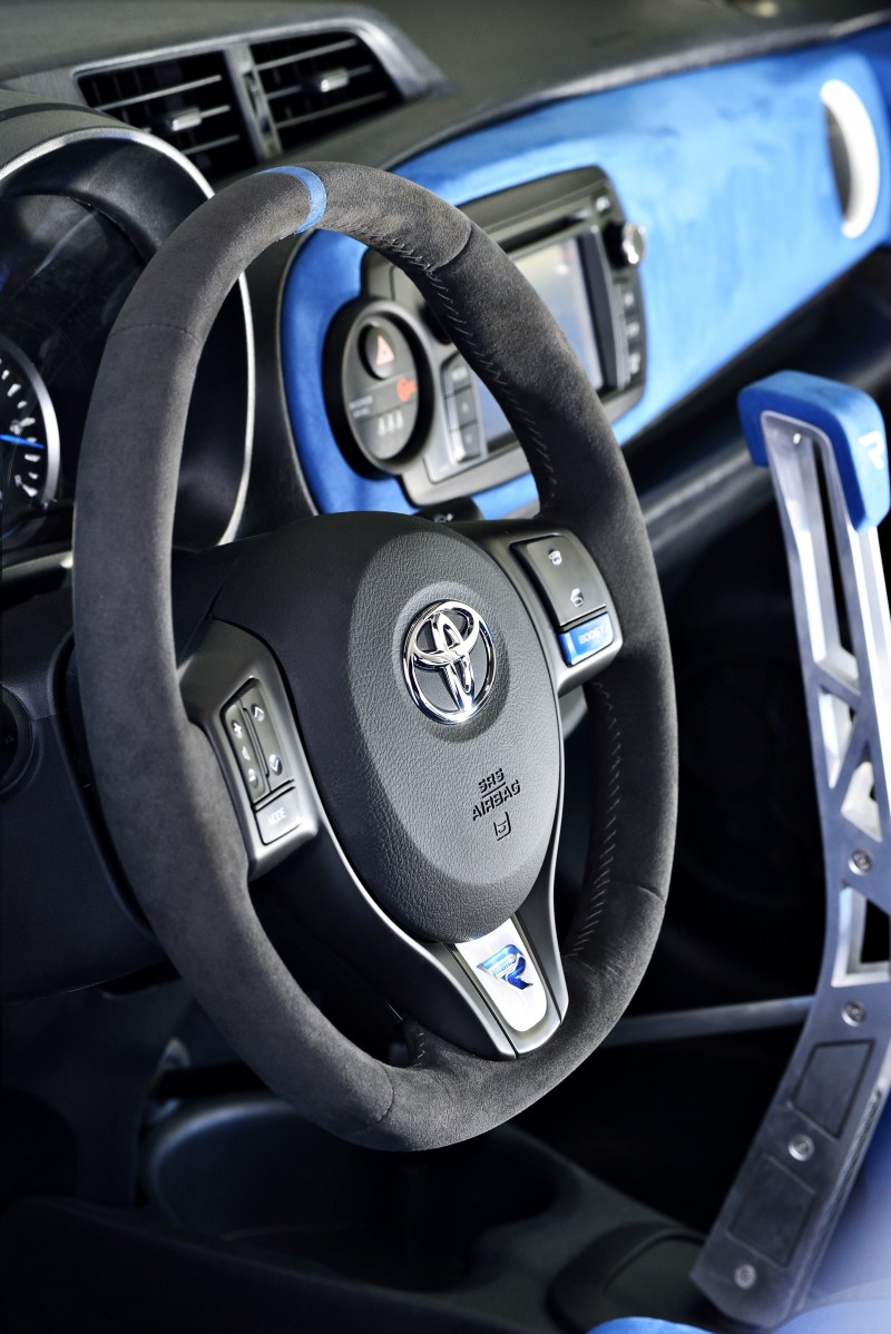 2013 Toyota Yaris Hybrid R 5