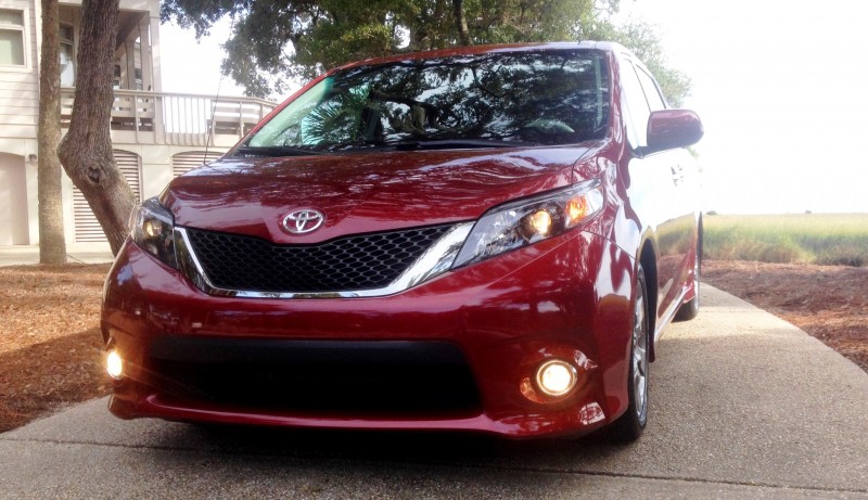 2014 Toyota Sienna SE 23